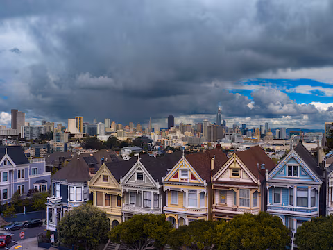 Weer straffe roof: nepbezorger bindt slachtoffer vast en steelt 11 miljoen dollar aan crypto in San Francisco